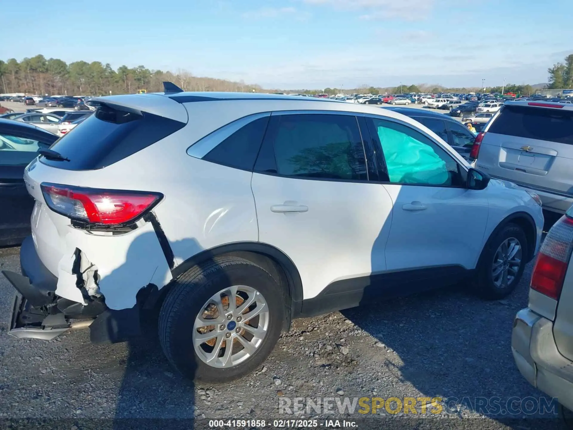 14 Photograph of a damaged car 1FMCU0G64NUA45143 FORD ESCAPE 2022