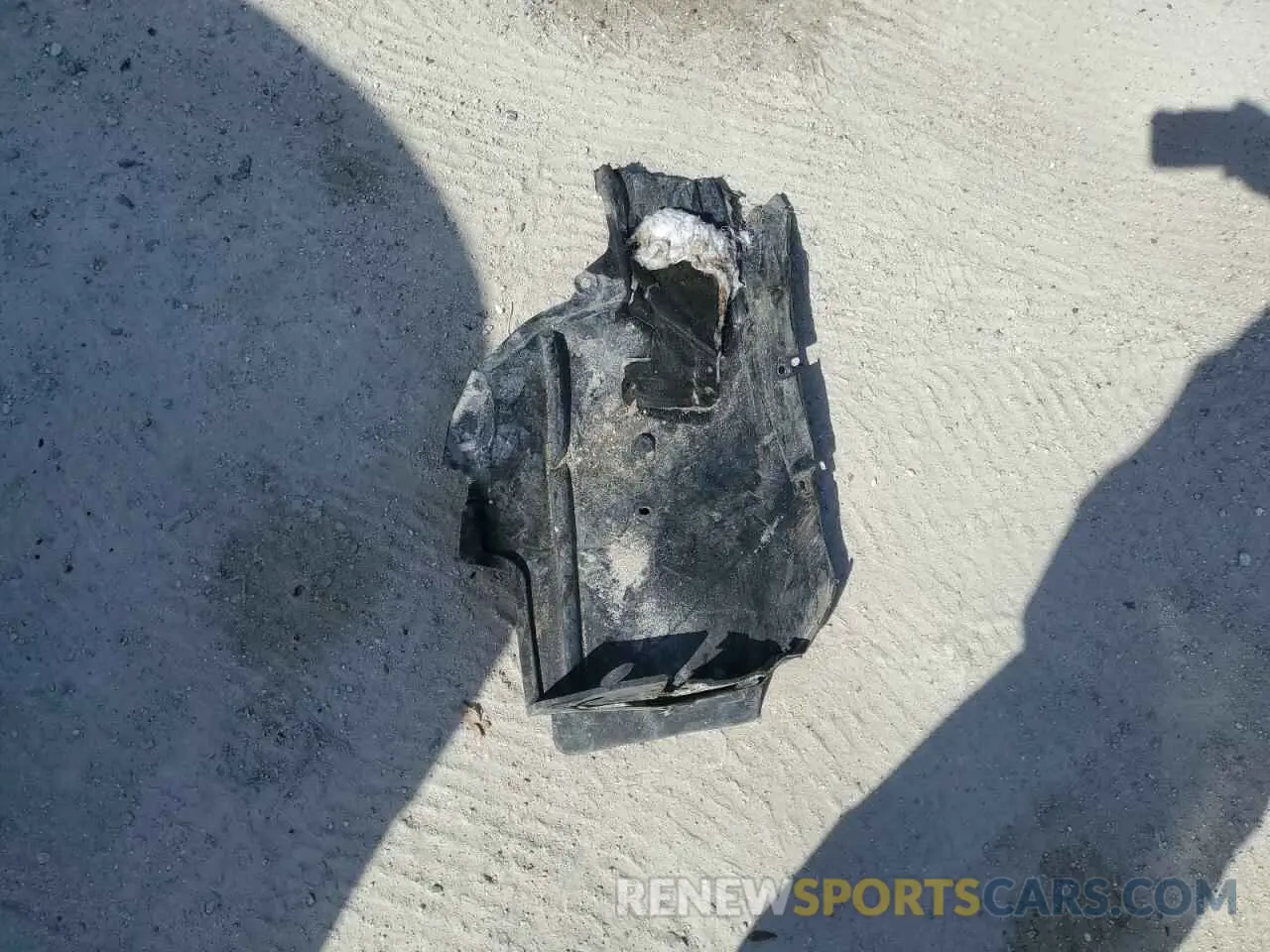 15 Photograph of a damaged car 1FMCU0G64NUA85402 FORD ESCAPE 2022