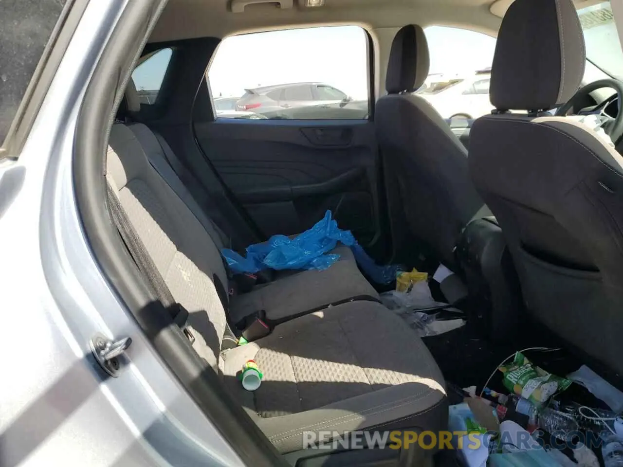 11 Photograph of a damaged car 1FMCU0G64NUA89272 FORD ESCAPE 2022