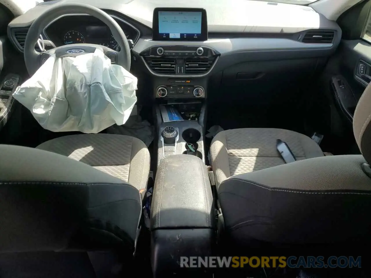 8 Photograph of a damaged car 1FMCU0G64NUA89272 FORD ESCAPE 2022