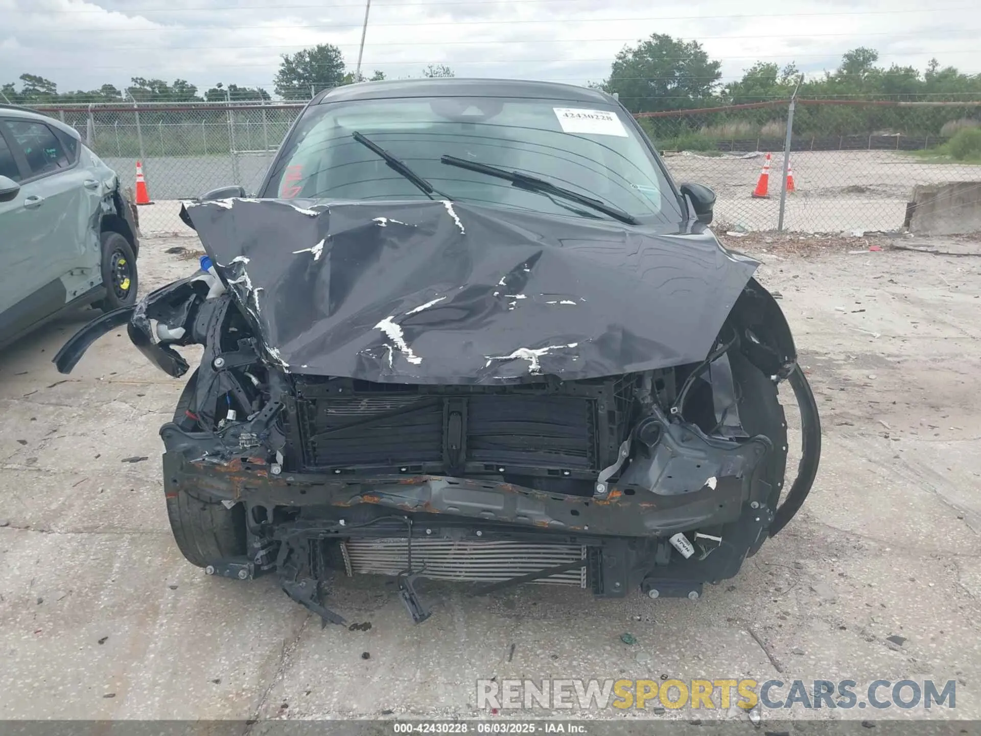 11 Photograph of a damaged car 1FMCU0G64NUA91023 FORD ESCAPE 2022