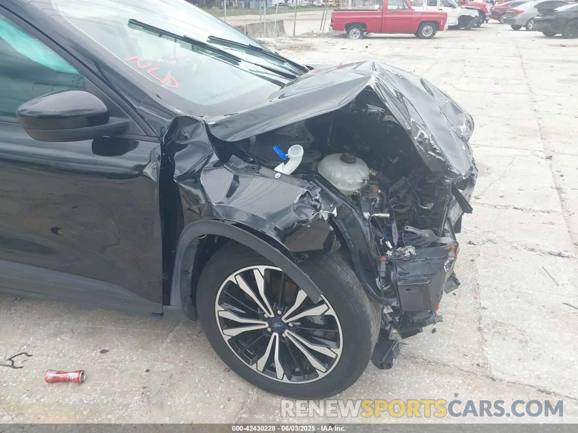 16 Photograph of a damaged car 1FMCU0G64NUA91023 FORD ESCAPE 2022