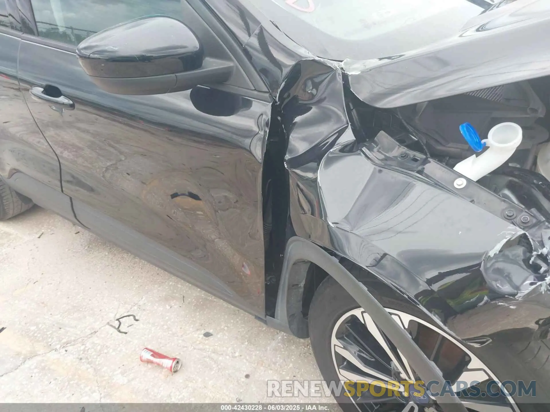 17 Photograph of a damaged car 1FMCU0G64NUA91023 FORD ESCAPE 2022