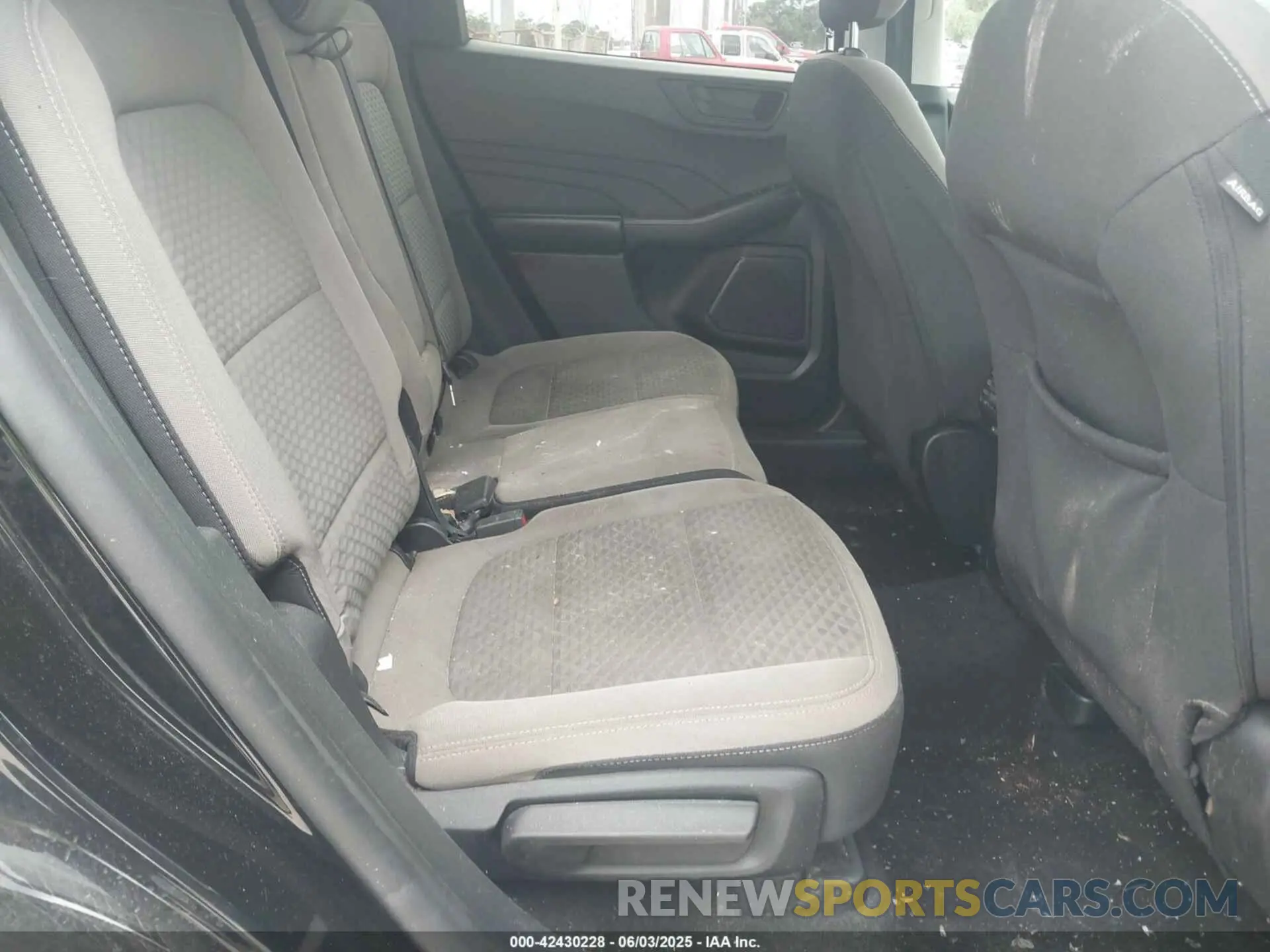 8 Photograph of a damaged car 1FMCU0G64NUA91023 FORD ESCAPE 2022