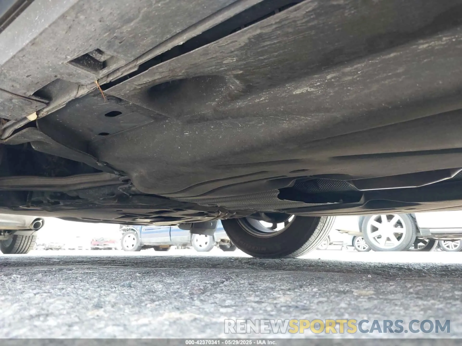 17 Photograph of a damaged car 1FMCU0G64NUB41242 FORD ESCAPE 2022