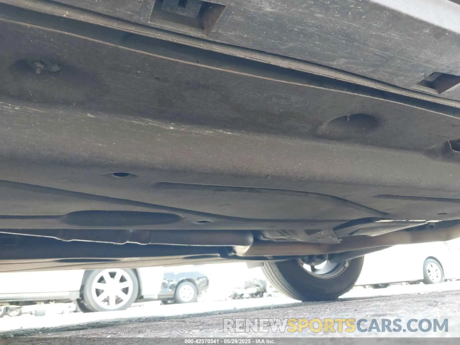 18 Photograph of a damaged car 1FMCU0G64NUB41242 FORD ESCAPE 2022
