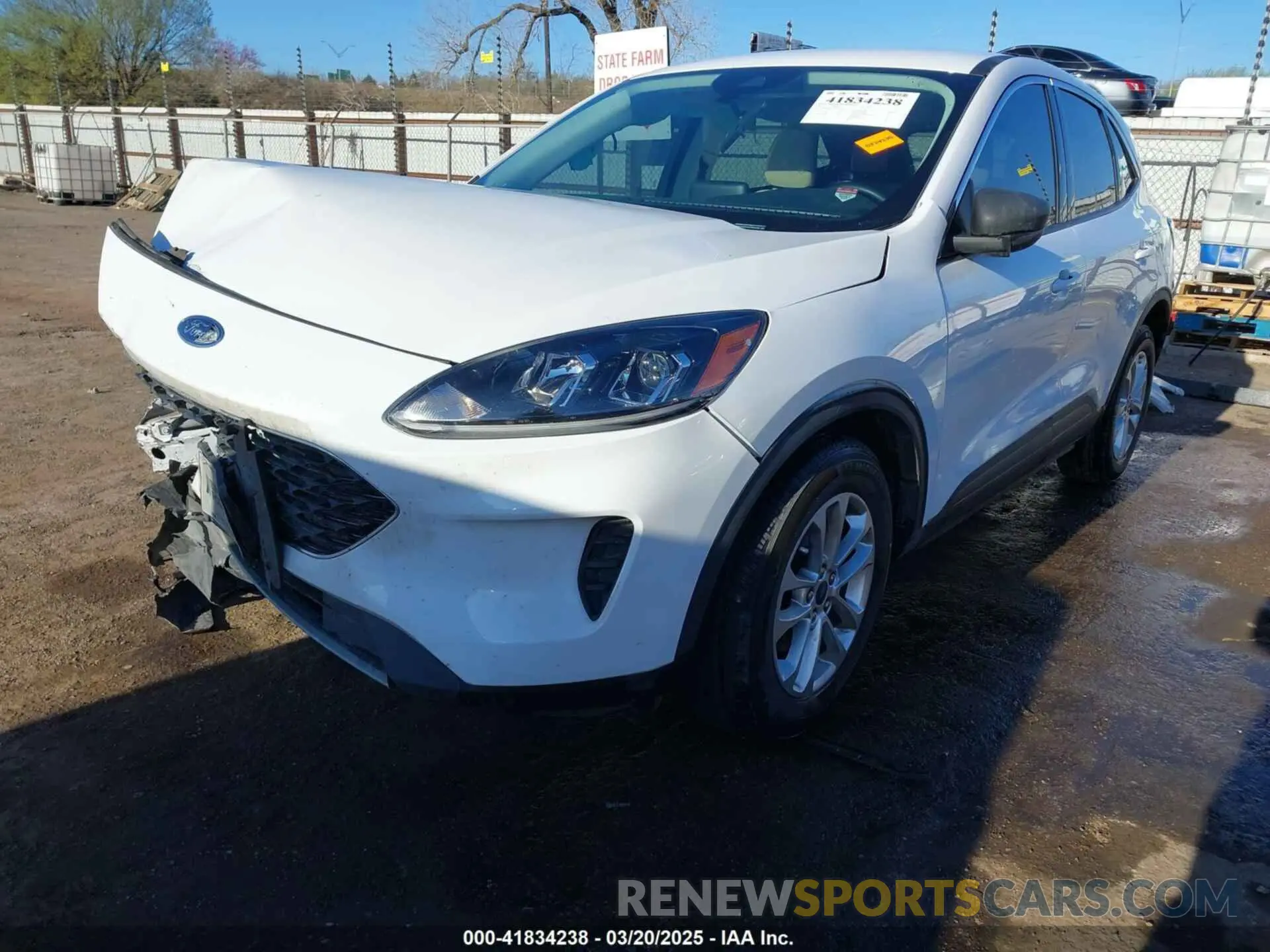 2 Photograph of a damaged car 1FMCU0G64NUB64536 FORD ESCAPE 2022