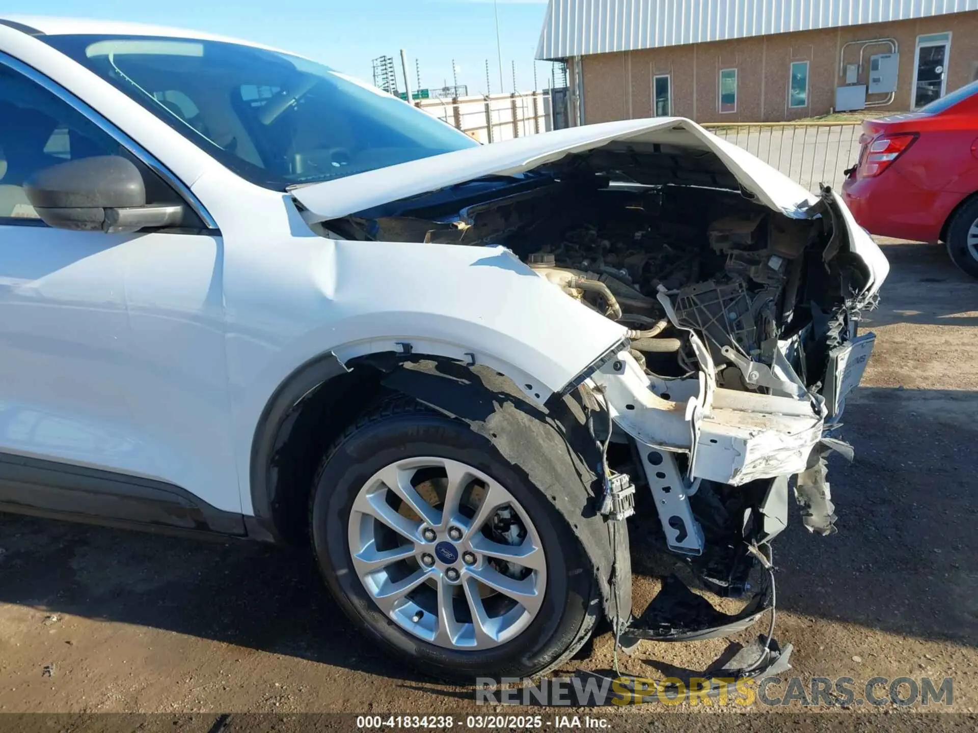 6 Photograph of a damaged car 1FMCU0G64NUB64536 FORD ESCAPE 2022