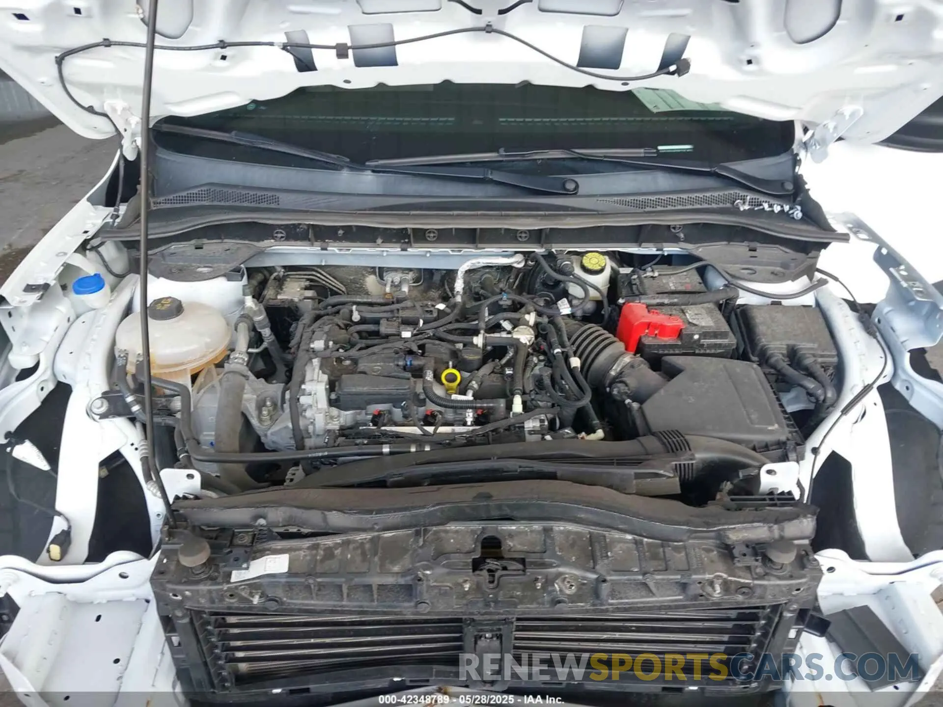 10 Photograph of a damaged car 1FMCU0G64NUB81742 FORD ESCAPE 2022