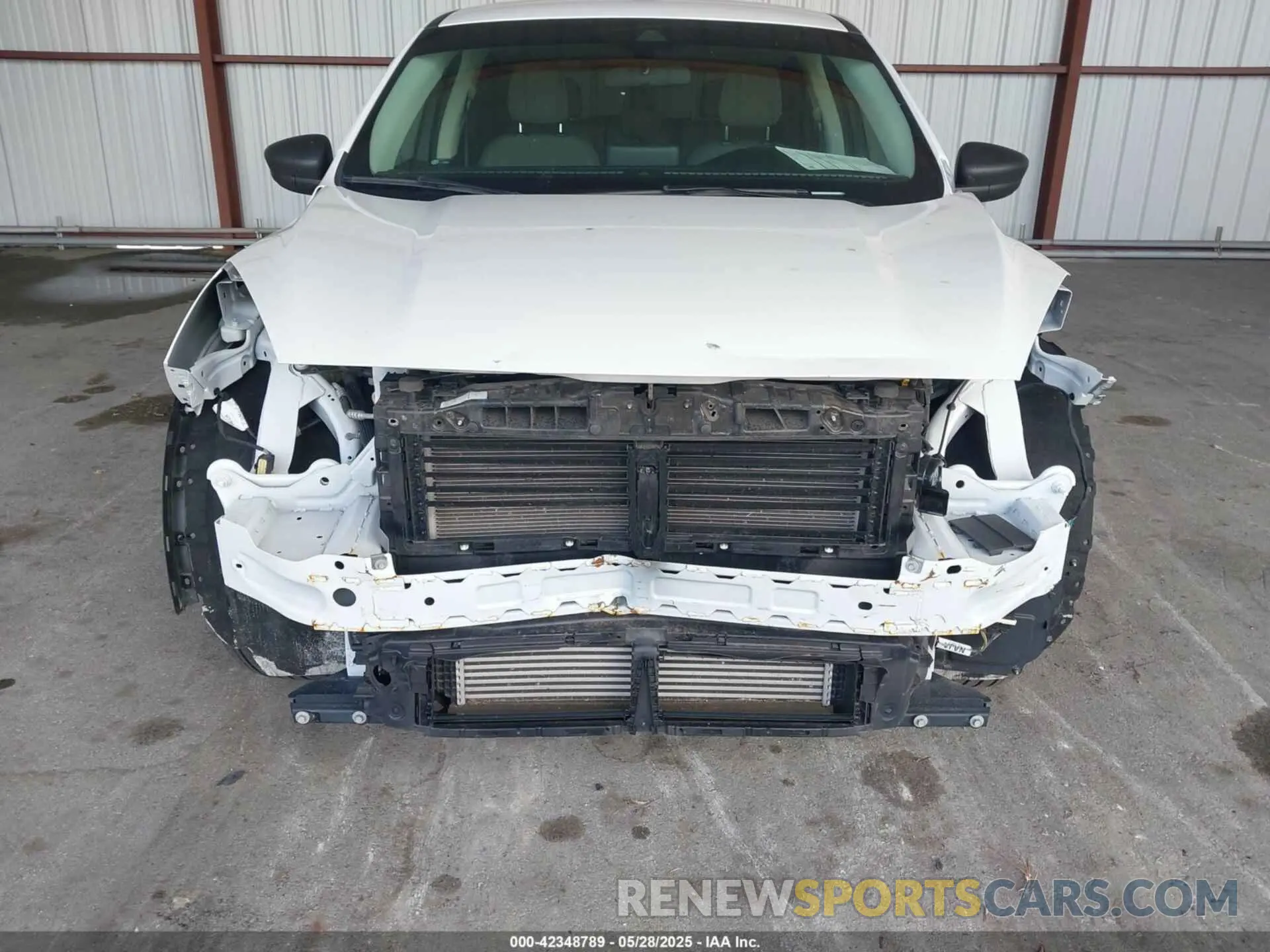 6 Photograph of a damaged car 1FMCU0G64NUB81742 FORD ESCAPE 2022