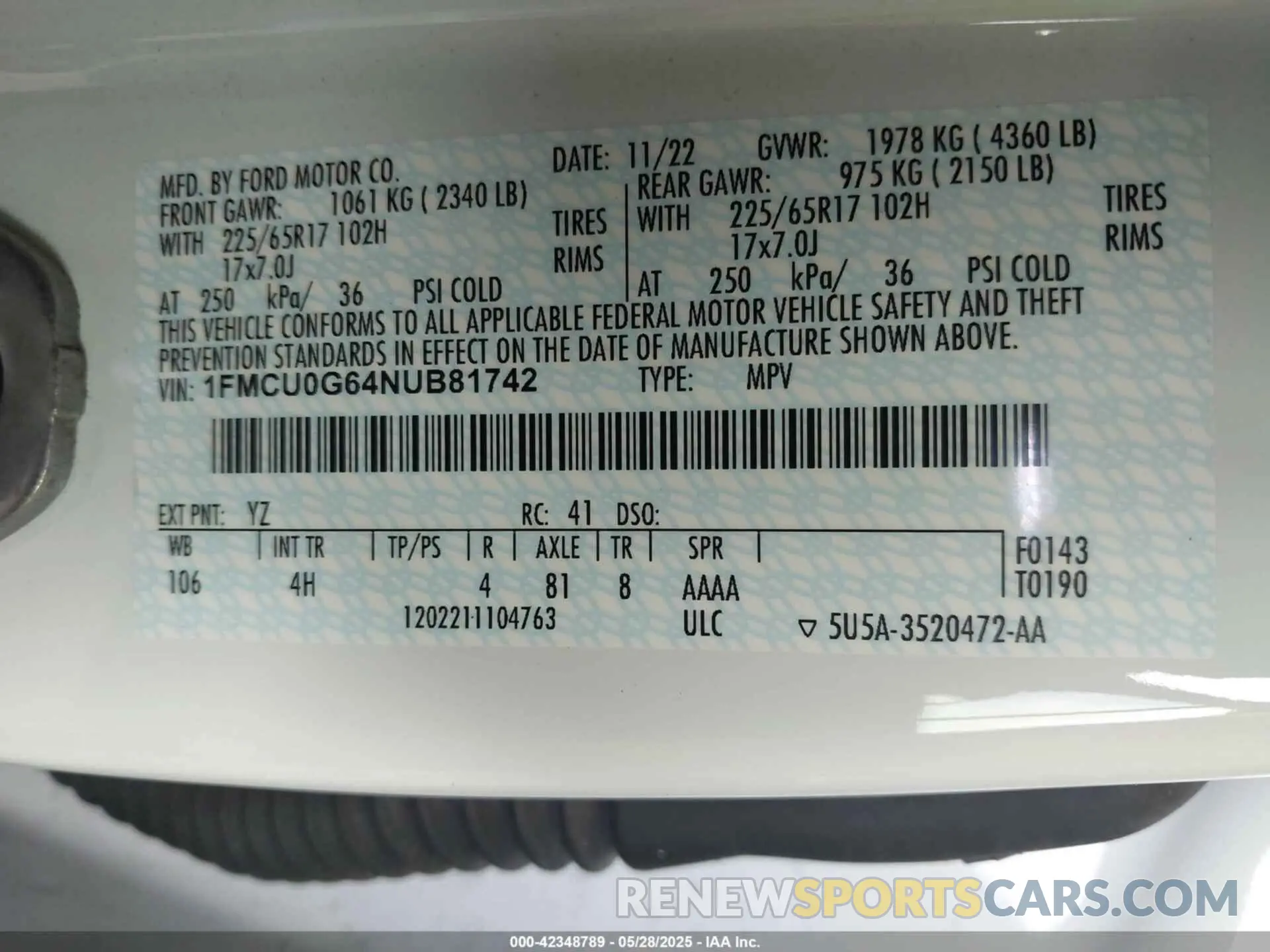 9 Photograph of a damaged car 1FMCU0G64NUB81742 FORD ESCAPE 2022