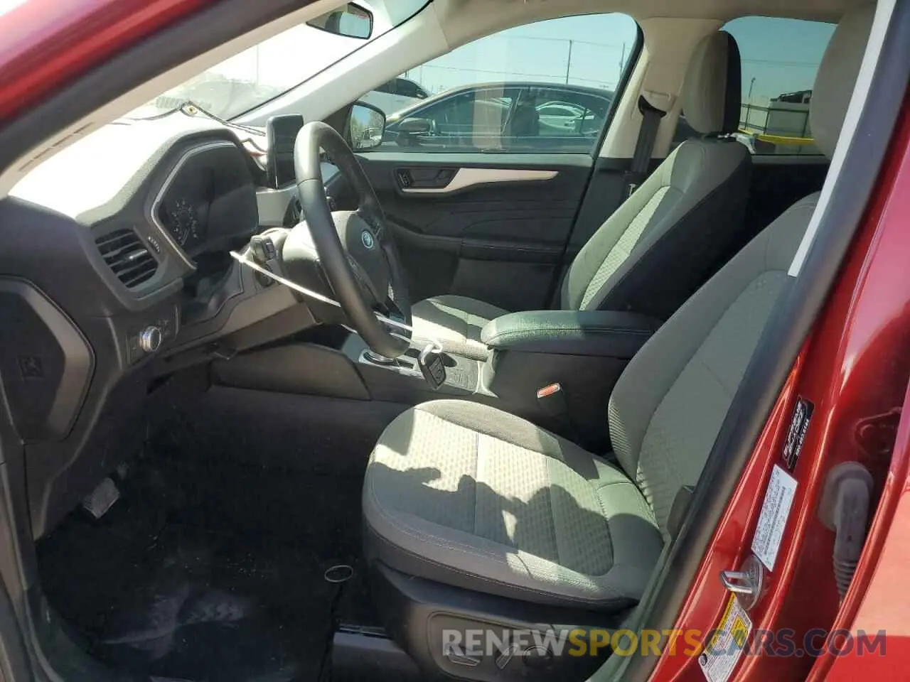 7 Photograph of a damaged car 1FMCU0G65NUA01488 FORD ESCAPE 2022