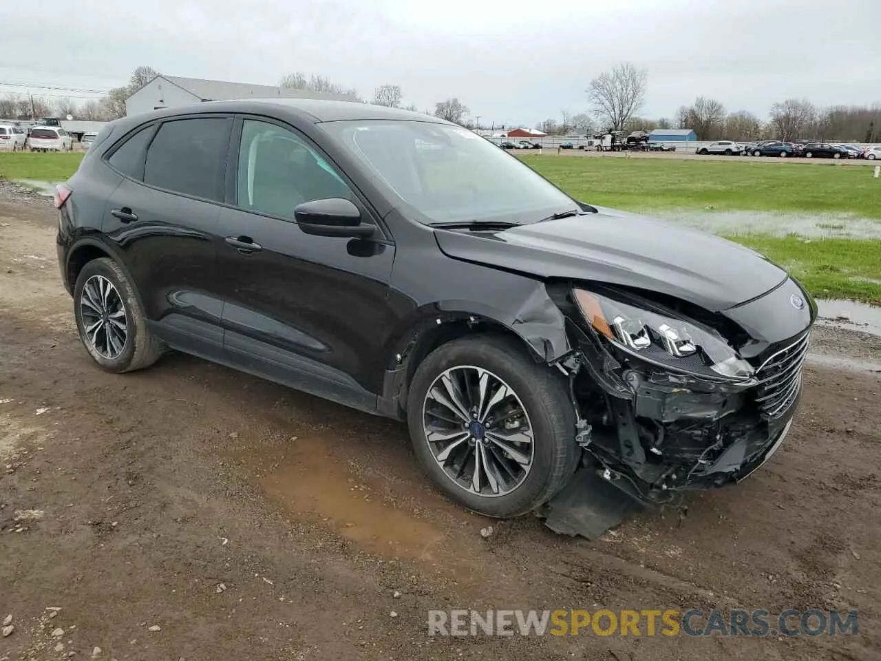 4 Photograph of a damaged car 1FMCU0G65NUA35298 FORD ESCAPE 2022
