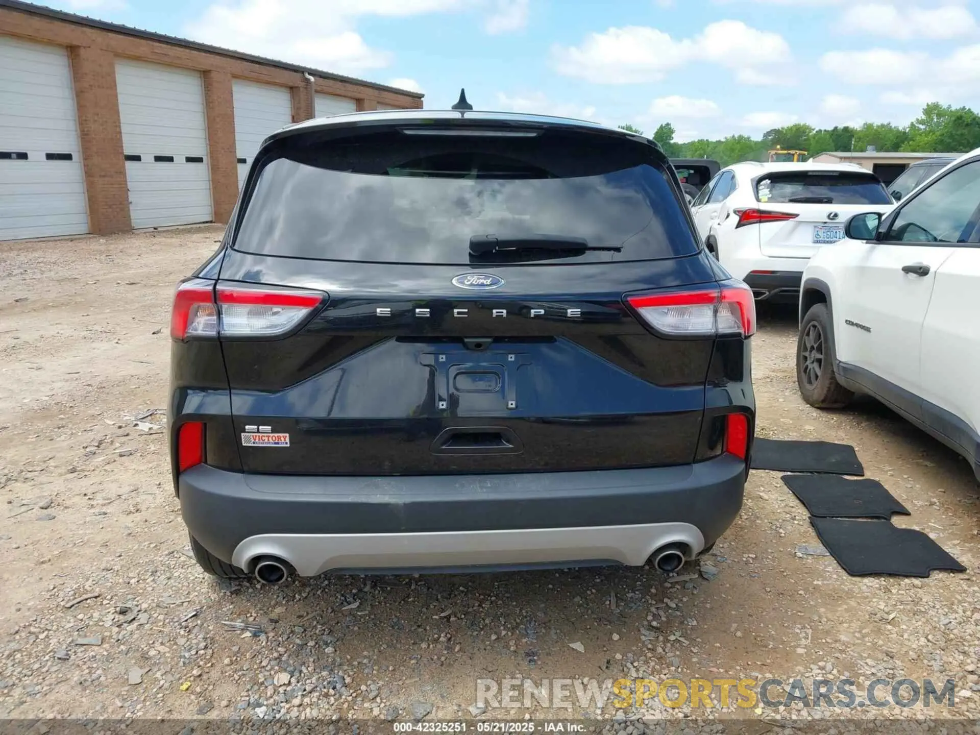 16 Photograph of a damaged car 1FMCU0G65NUA54496 FORD ESCAPE 2022