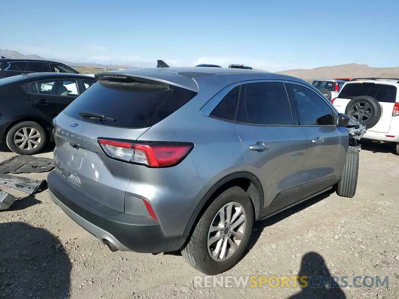 3 Photograph of a damaged car 1FMCU0G65NUB00120 FORD ESCAPE 2022