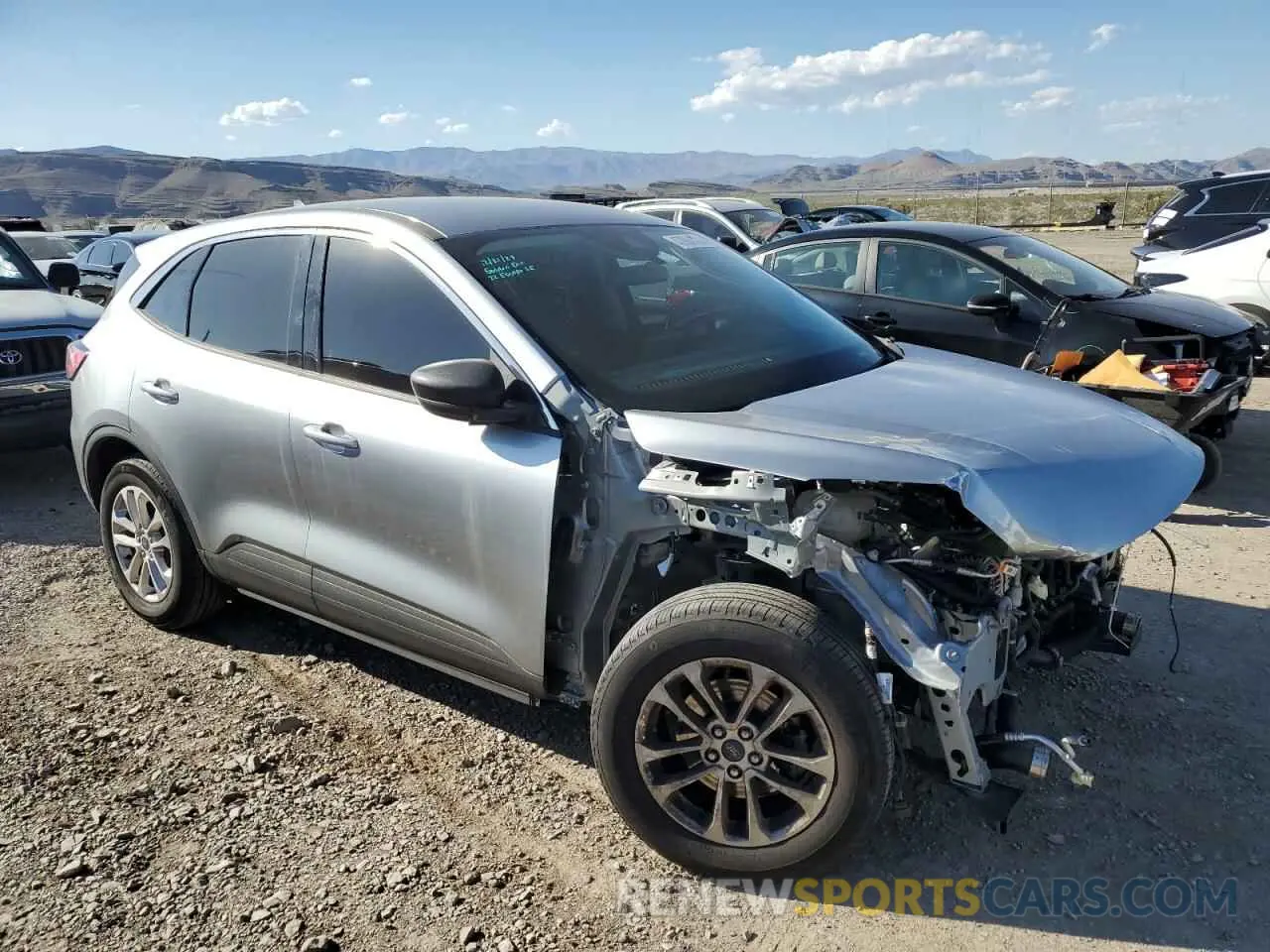 4 Photograph of a damaged car 1FMCU0G65NUB00120 FORD ESCAPE 2022
