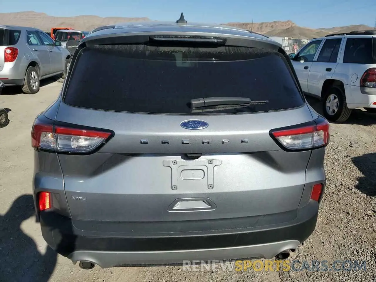 6 Photograph of a damaged car 1FMCU0G65NUB00120 FORD ESCAPE 2022