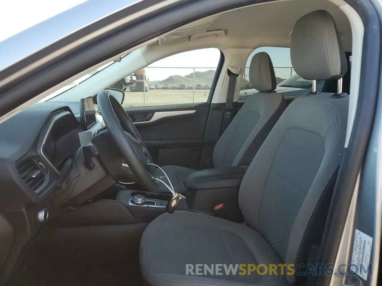 7 Photograph of a damaged car 1FMCU0G65NUB00120 FORD ESCAPE 2022
