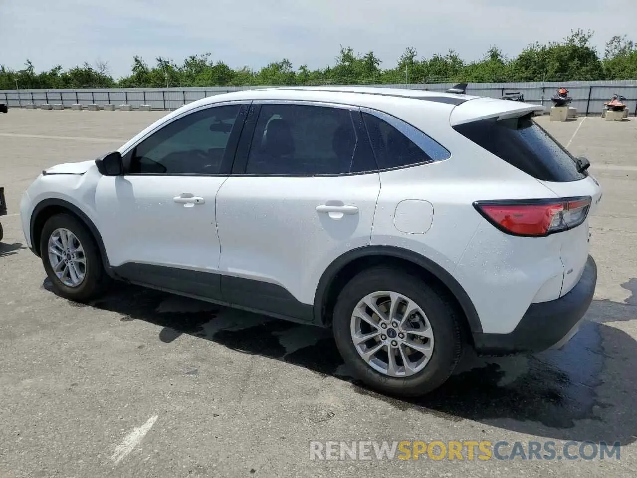 2 Photograph of a damaged car 1FMCU0G65NUB08458 FORD ESCAPE 2022