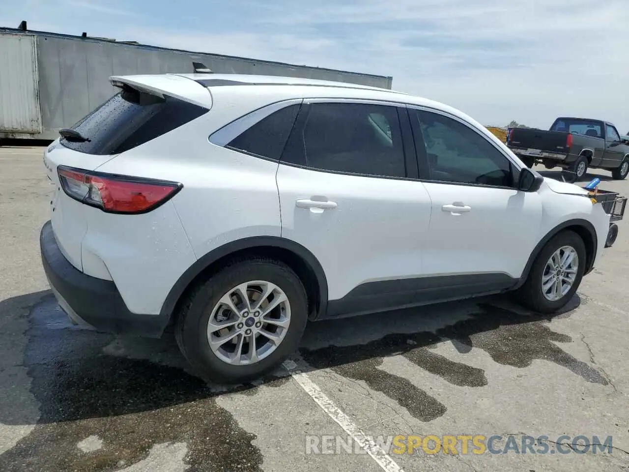 3 Photograph of a damaged car 1FMCU0G65NUB08458 FORD ESCAPE 2022