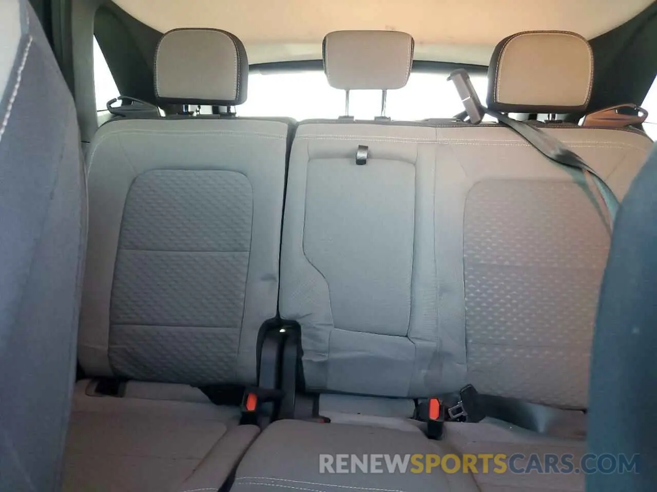 10 Photograph of a damaged car 1FMCU0G65NUB62066 FORD ESCAPE 2022