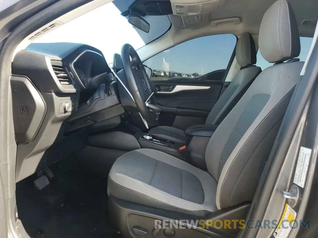 7 Photograph of a damaged car 1FMCU0G65NUB62066 FORD ESCAPE 2022