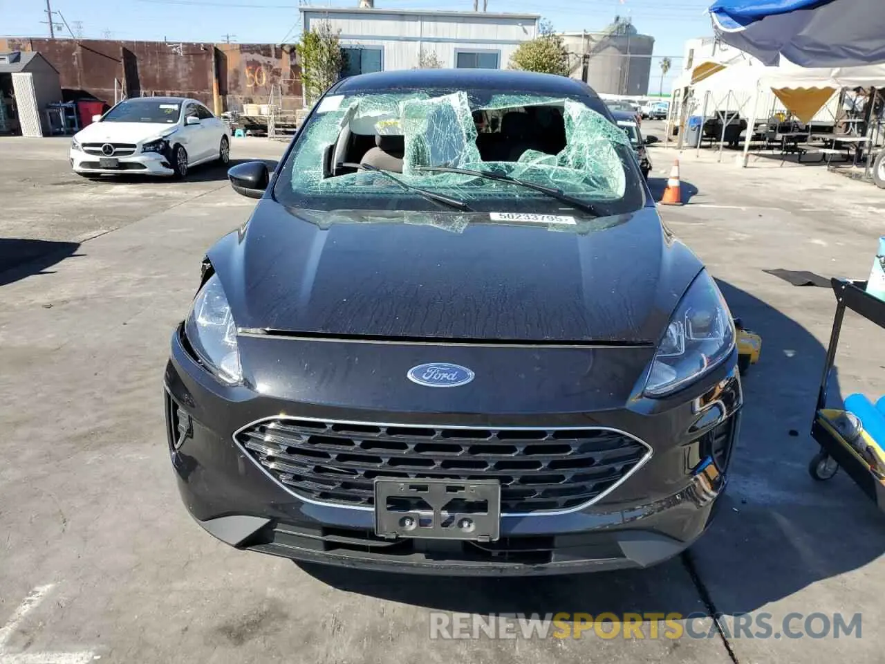 5 Photograph of a damaged car 1FMCU0G65NUB83158 FORD ESCAPE 2022