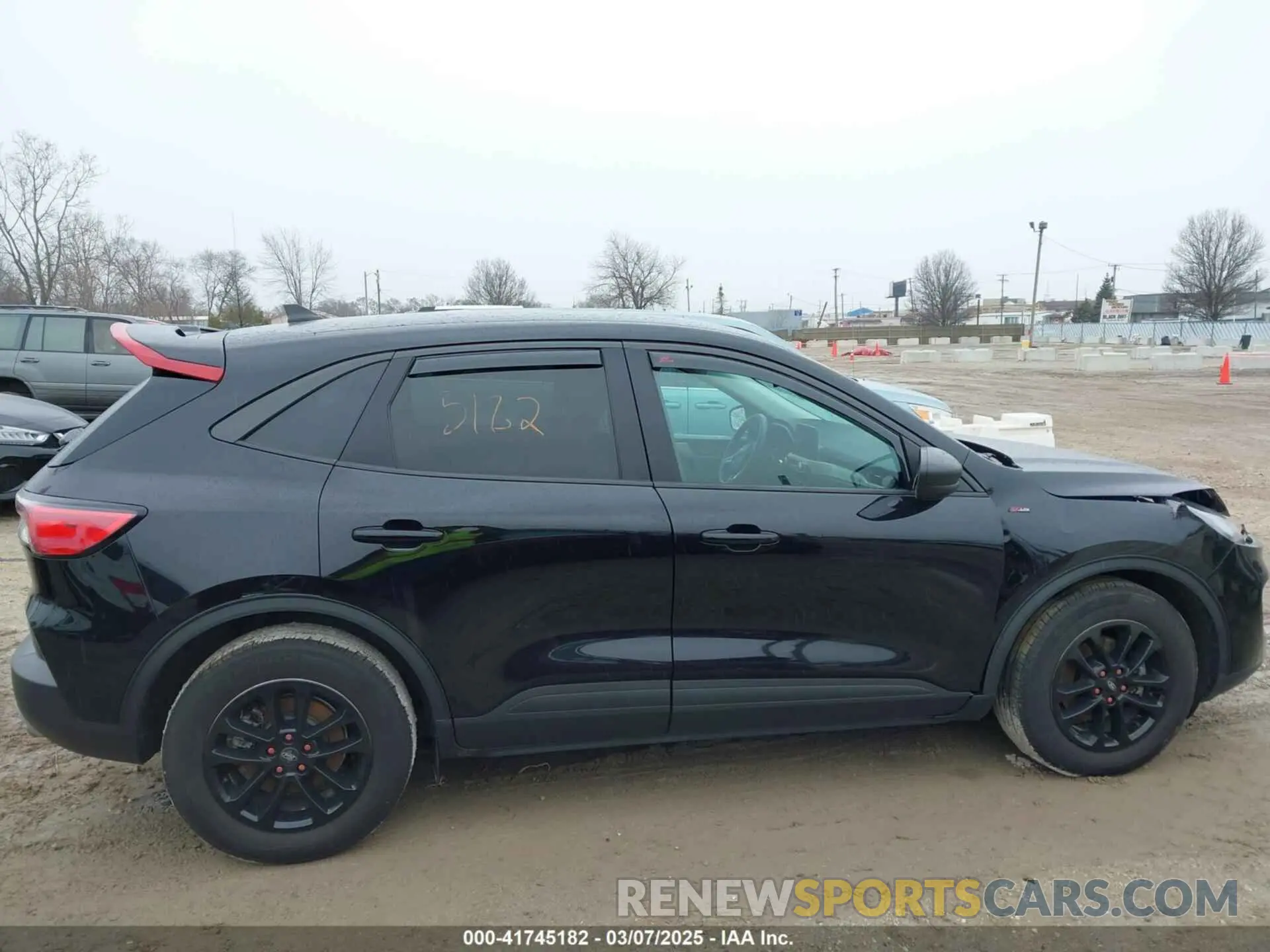 13 Photograph of a damaged car 1FMCU0G65NUB87128 FORD ESCAPE 2022