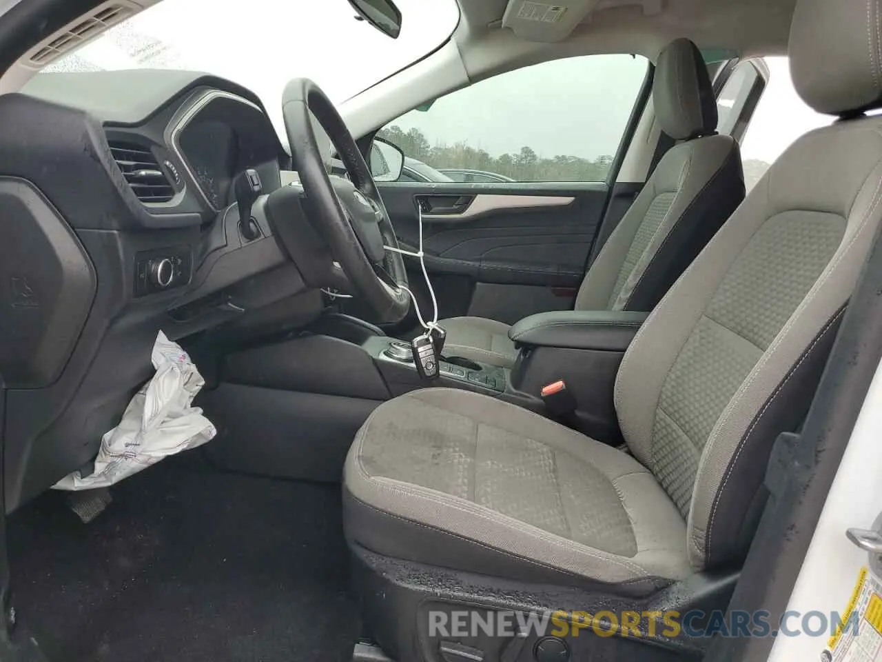 7 Photograph of a damaged car 1FMCU0G65NUB98520 FORD ESCAPE 2022