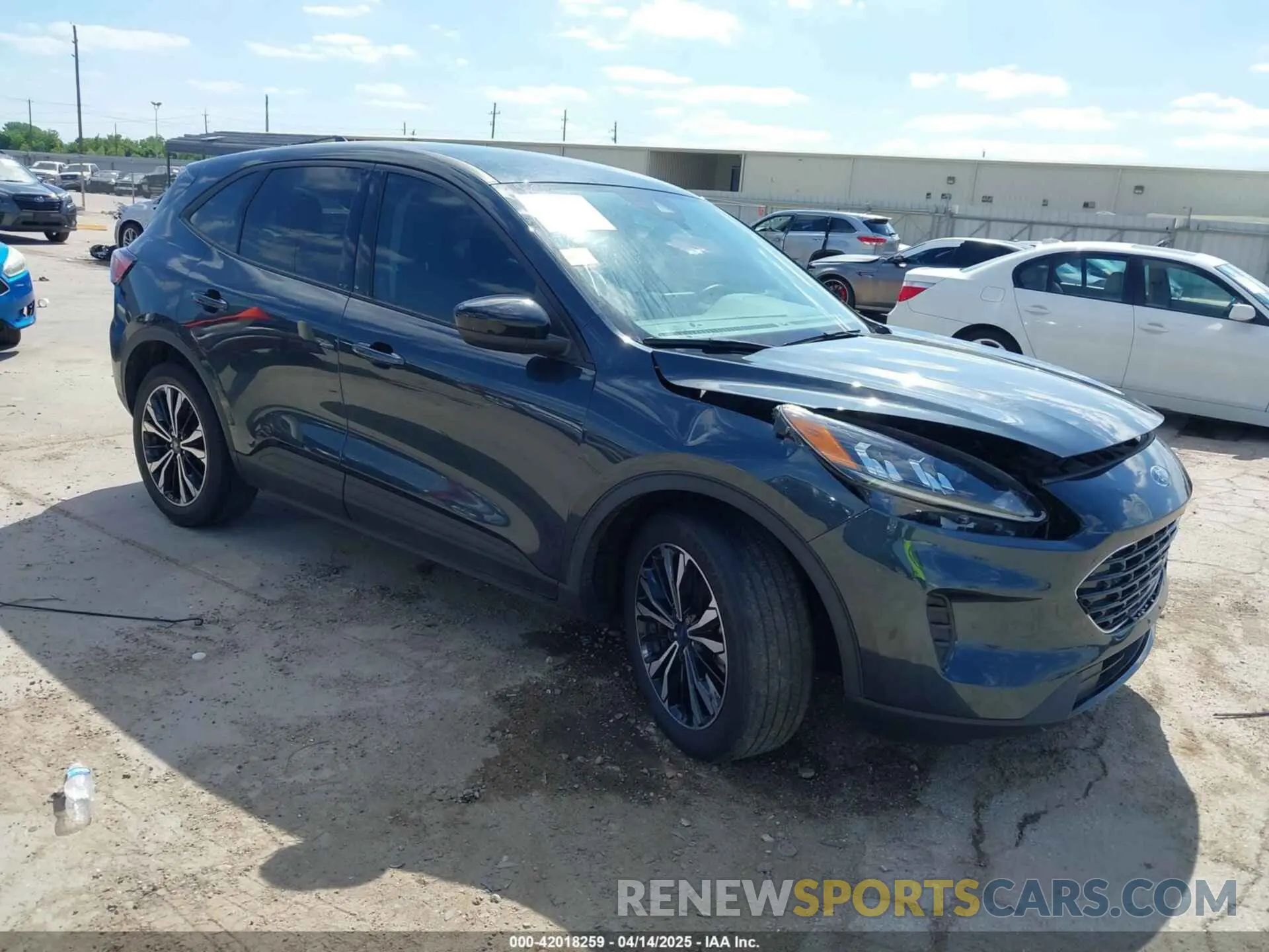 1 Photograph of a damaged car 1FMCU0G66NUA11964 FORD ESCAPE 2022