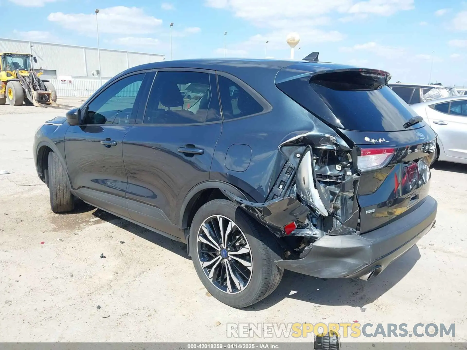 3 Photograph of a damaged car 1FMCU0G66NUA11964 FORD ESCAPE 2022