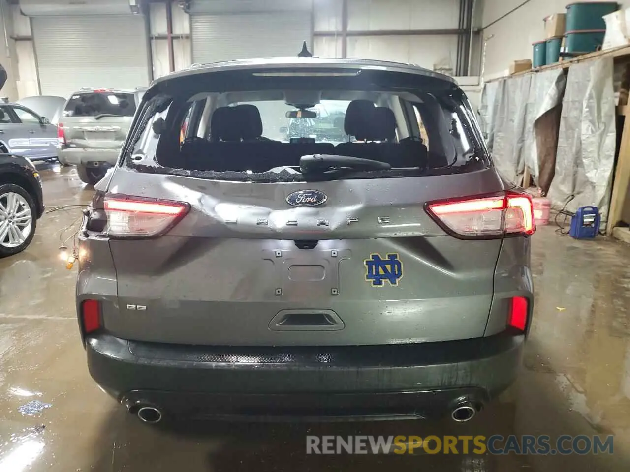 6 Photograph of a damaged car 1FMCU0G66NUA43023 FORD ESCAPE 2022