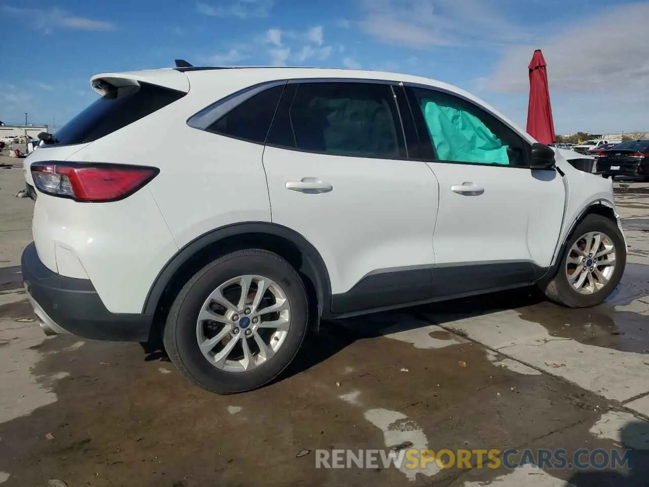 3 Photograph of a damaged car 1FMCU0G66NUA61506 FORD ESCAPE 2022