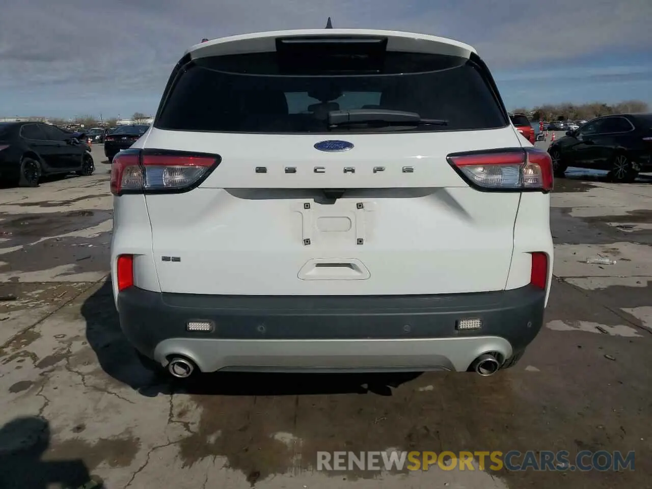 6 Photograph of a damaged car 1FMCU0G66NUA61506 FORD ESCAPE 2022