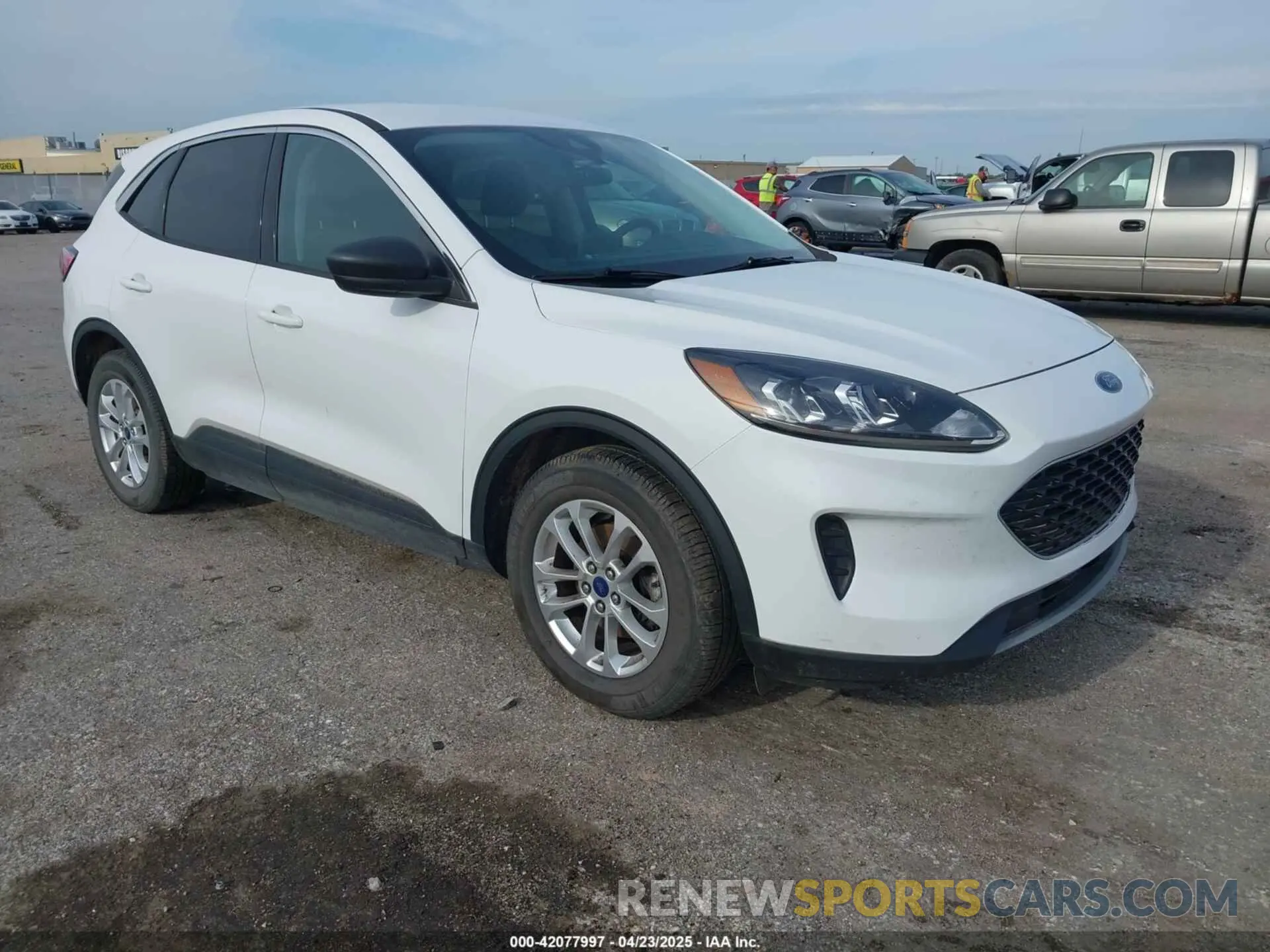 1 Photograph of a damaged car 1FMCU0G66NUB01020 FORD ESCAPE 2022