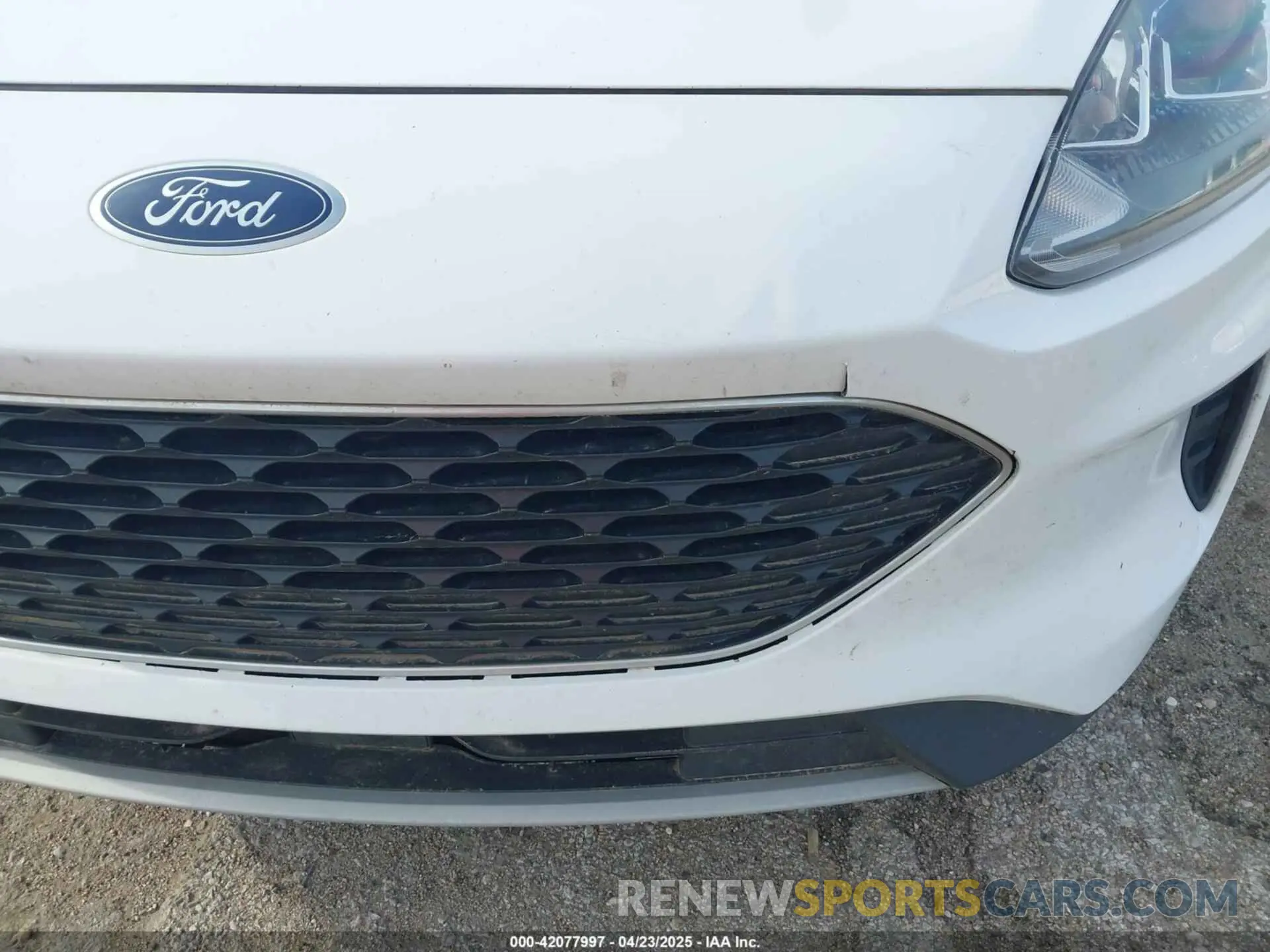 6 Photograph of a damaged car 1FMCU0G66NUB01020 FORD ESCAPE 2022