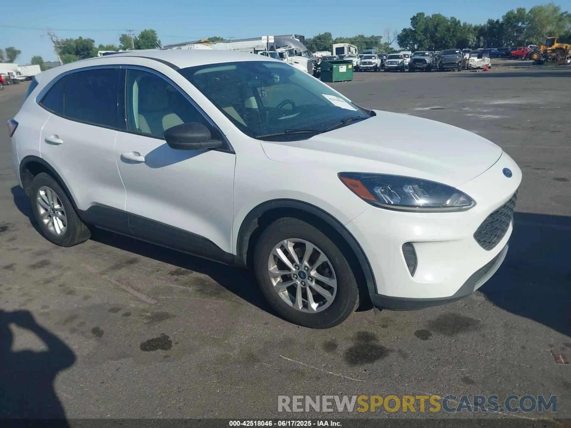 1 Photograph of a damaged car 1FMCU0G66NUB30484 FORD ESCAPE 2022