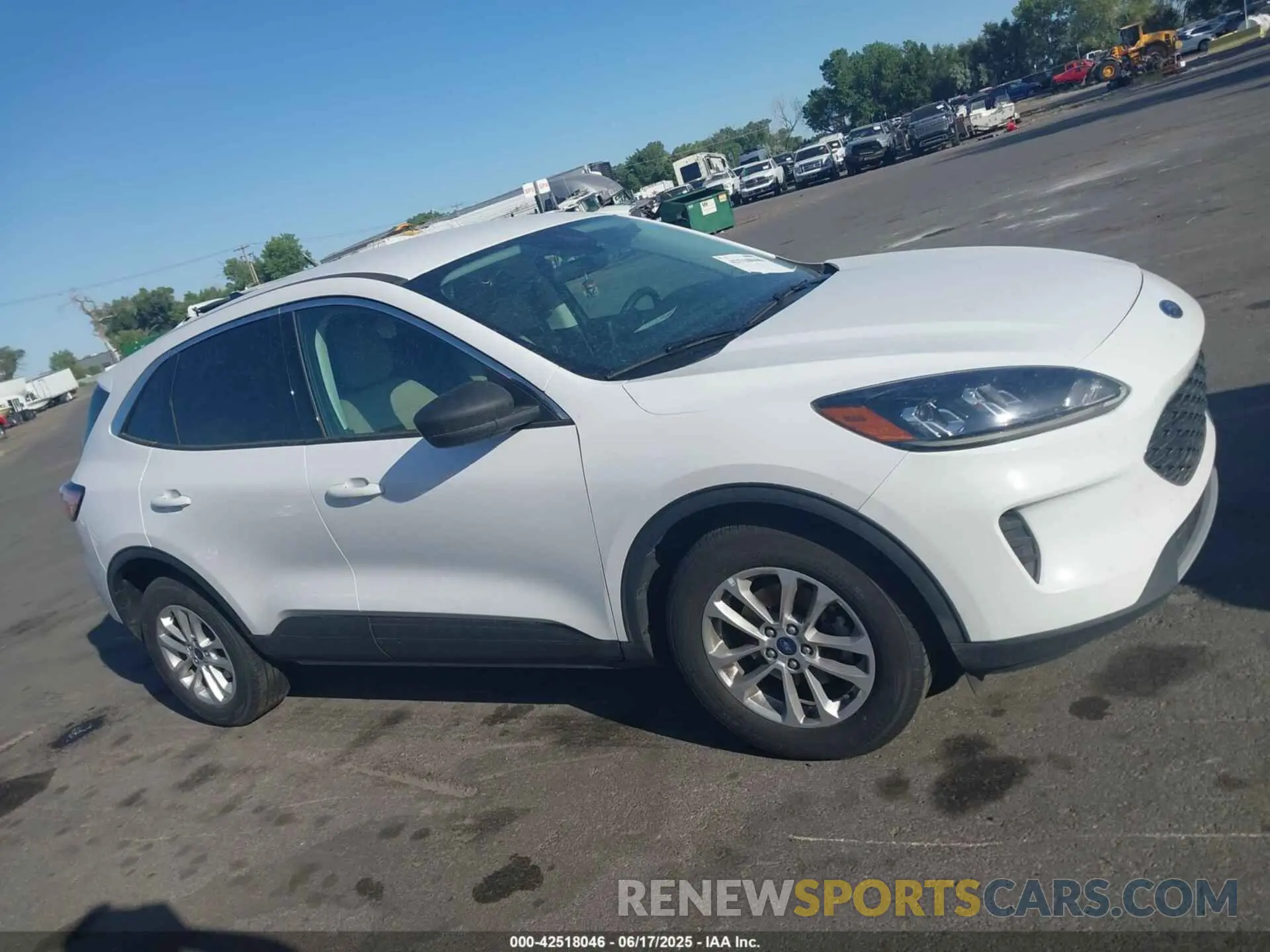 13 Photograph of a damaged car 1FMCU0G66NUB30484 FORD ESCAPE 2022