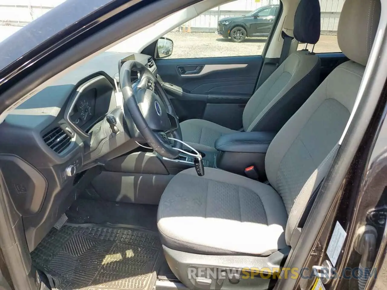 7 Photograph of a damaged car 1FMCU0G66NUB39377 FORD ESCAPE 2022