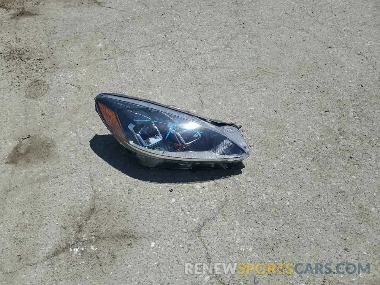 12 Photograph of a damaged car 1FMCU0G66NUB54784 FORD ESCAPE 2022