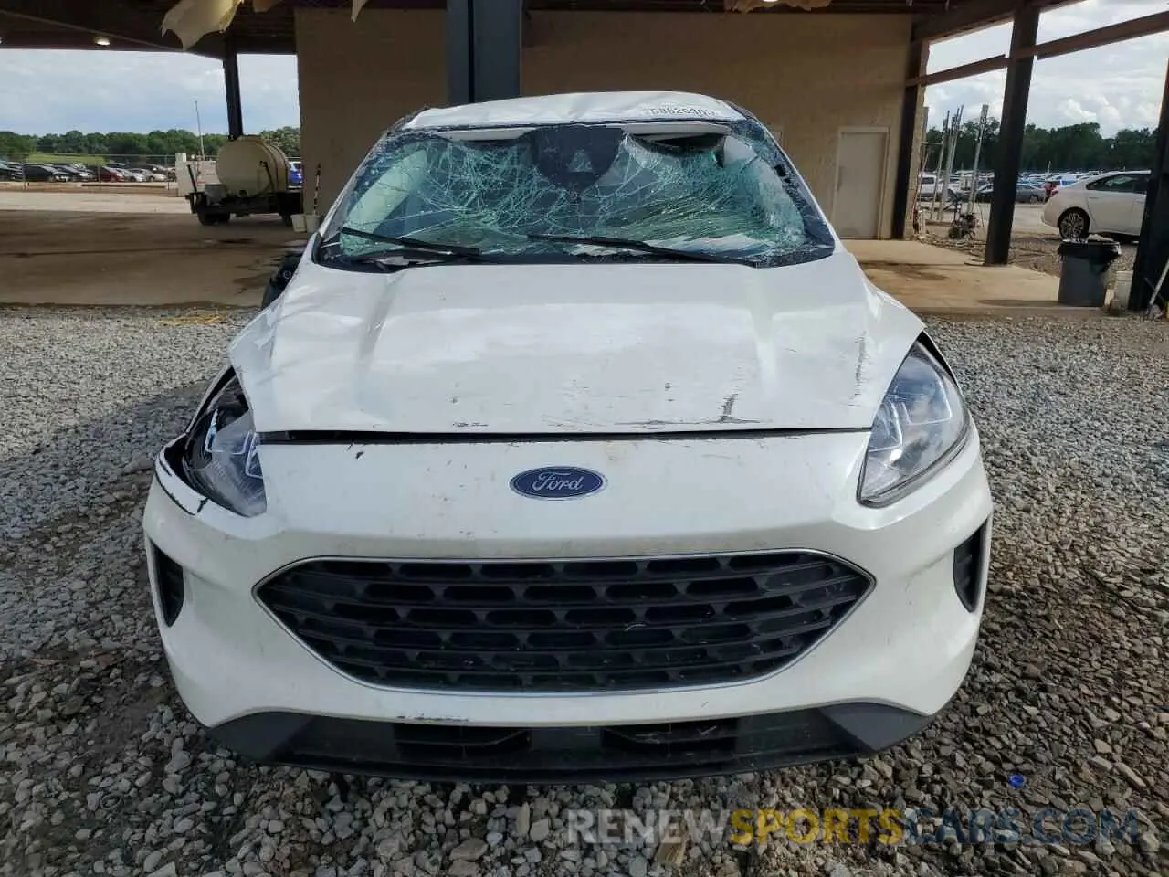 5 Photograph of a damaged car 1FMCU0G66NUB62397 FORD ESCAPE 2022