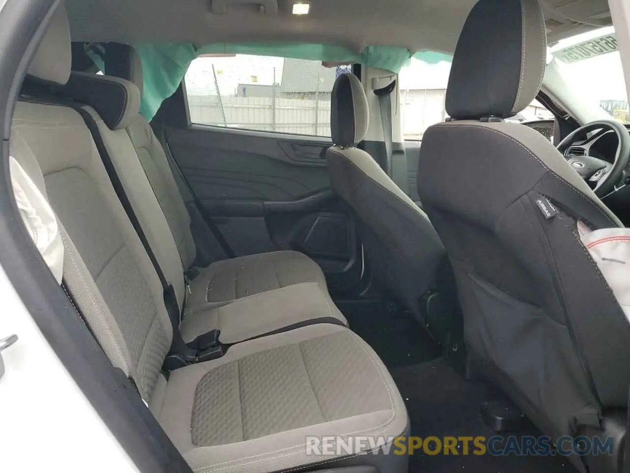 11 Photograph of a damaged car 1FMCU0G66NUB81743 FORD ESCAPE 2022