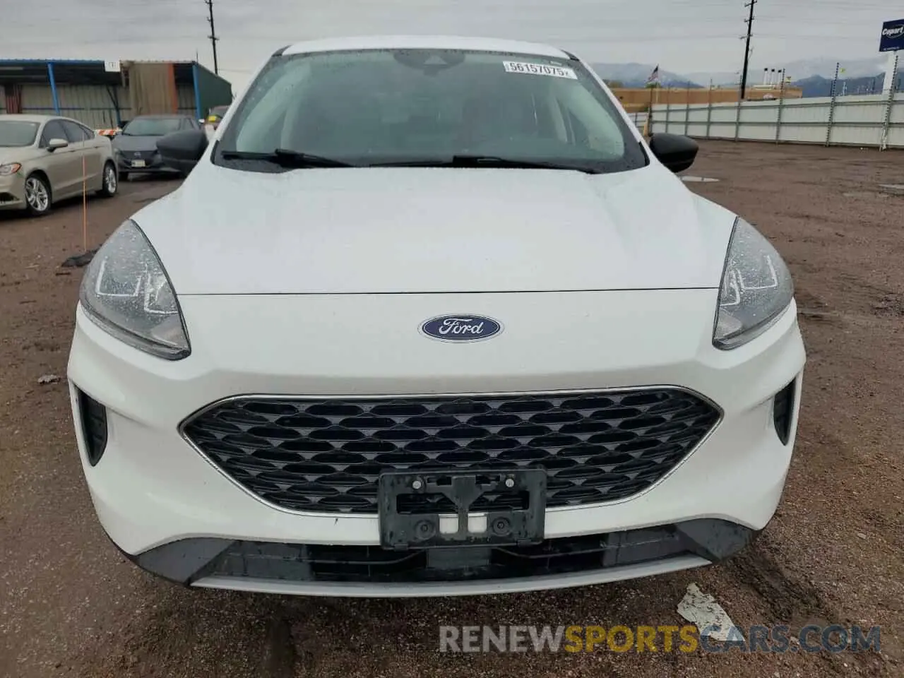 5 Photograph of a damaged car 1FMCU0G66NUB81743 FORD ESCAPE 2022