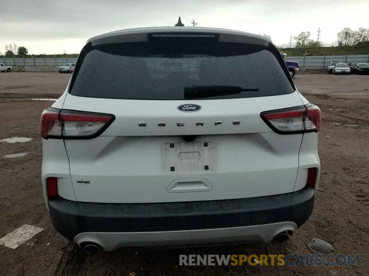 6 Photograph of a damaged car 1FMCU0G66NUB81743 FORD ESCAPE 2022