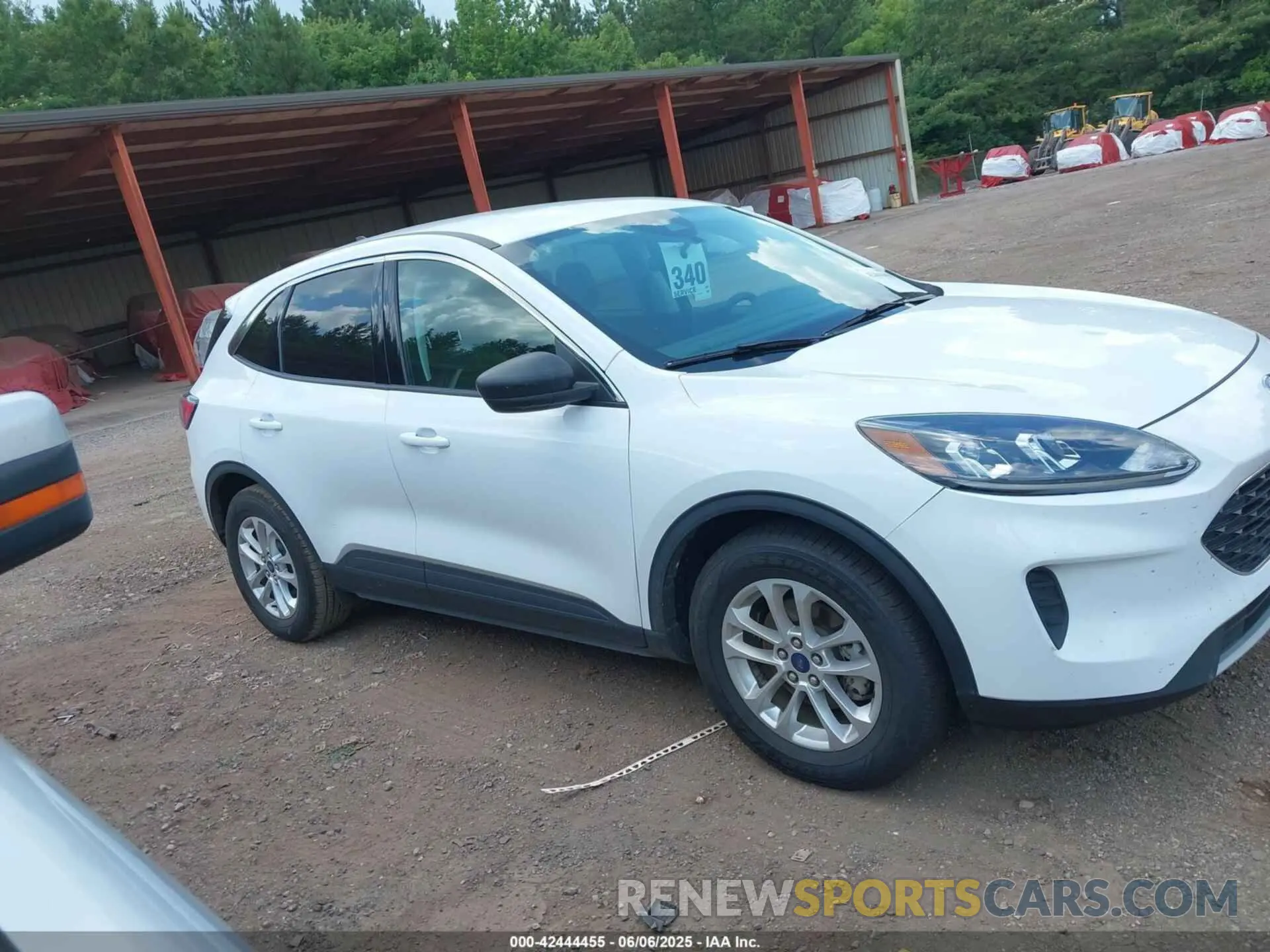 13 Photograph of a damaged car 1FMCU0G66NUB82519 FORD ESCAPE 2022