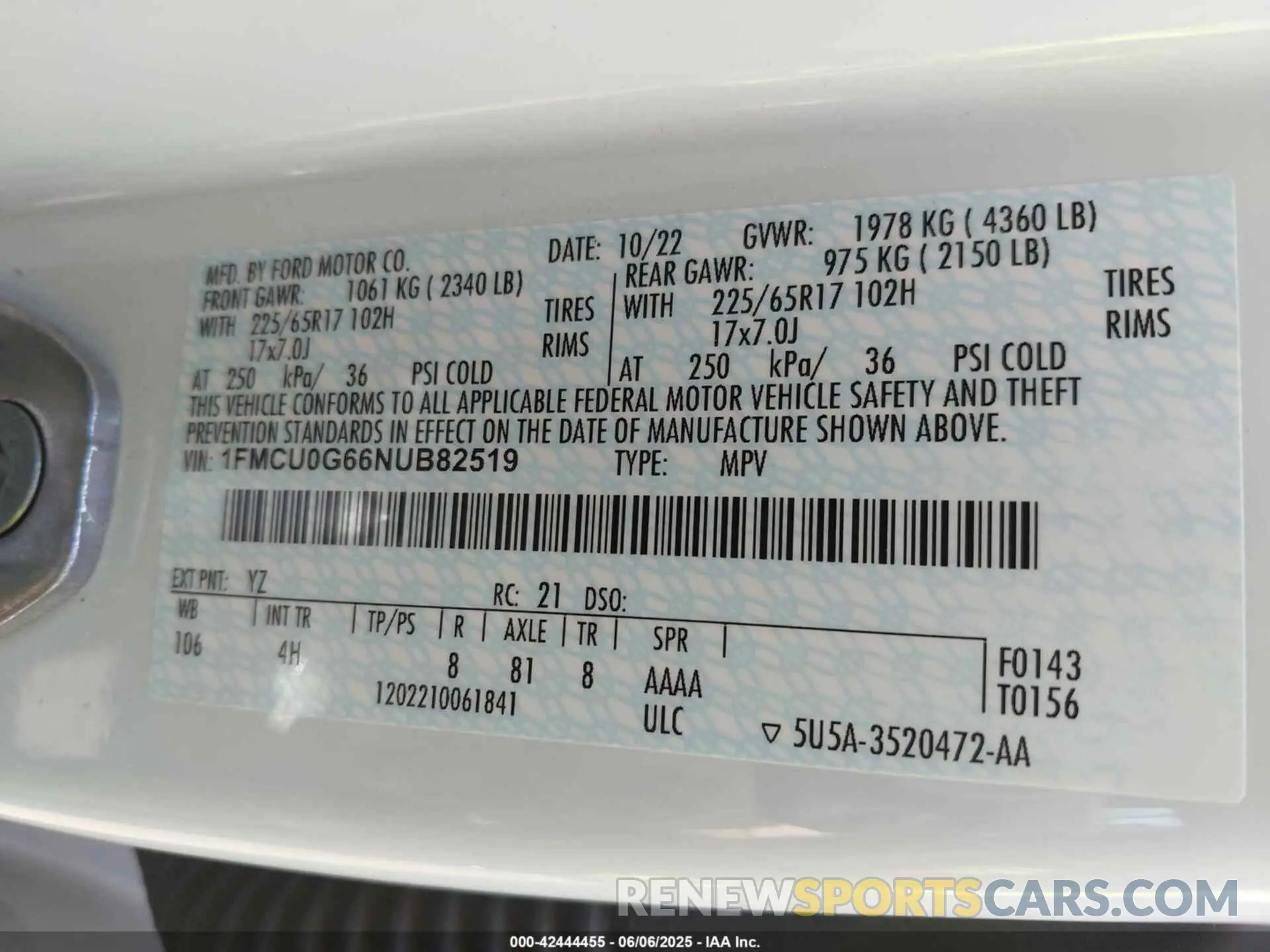 9 Photograph of a damaged car 1FMCU0G66NUB82519 FORD ESCAPE 2022