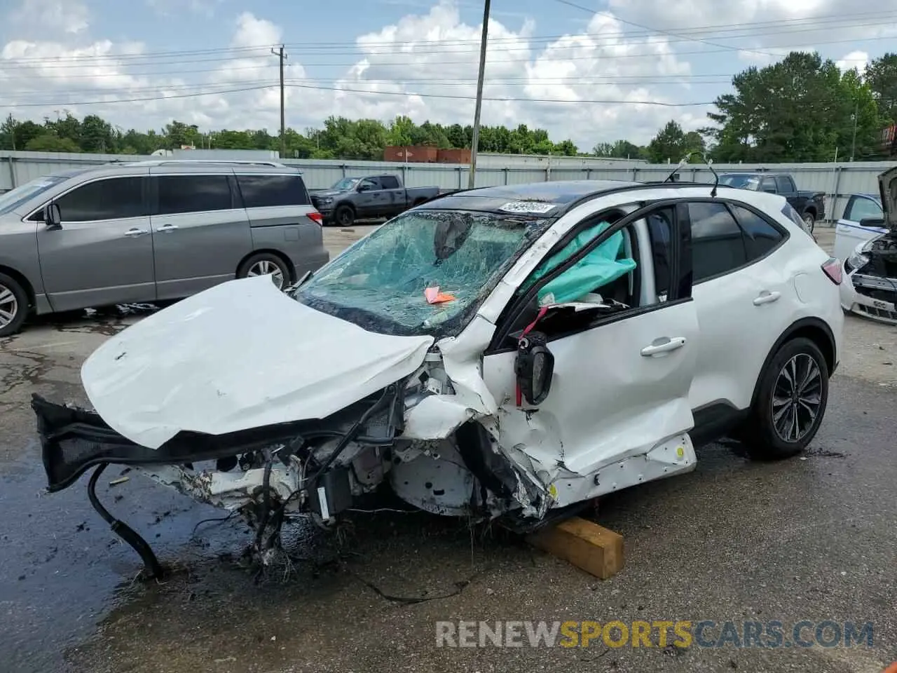 1 Photograph of a damaged car 1FMCU0G66NUB83637 FORD ESCAPE 2022