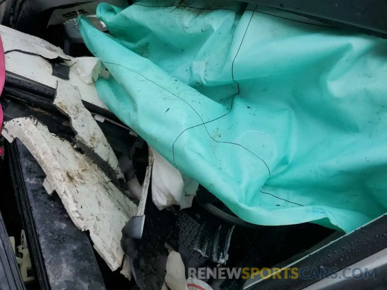 8 Photograph of a damaged car 1FMCU0G66NUB83637 FORD ESCAPE 2022