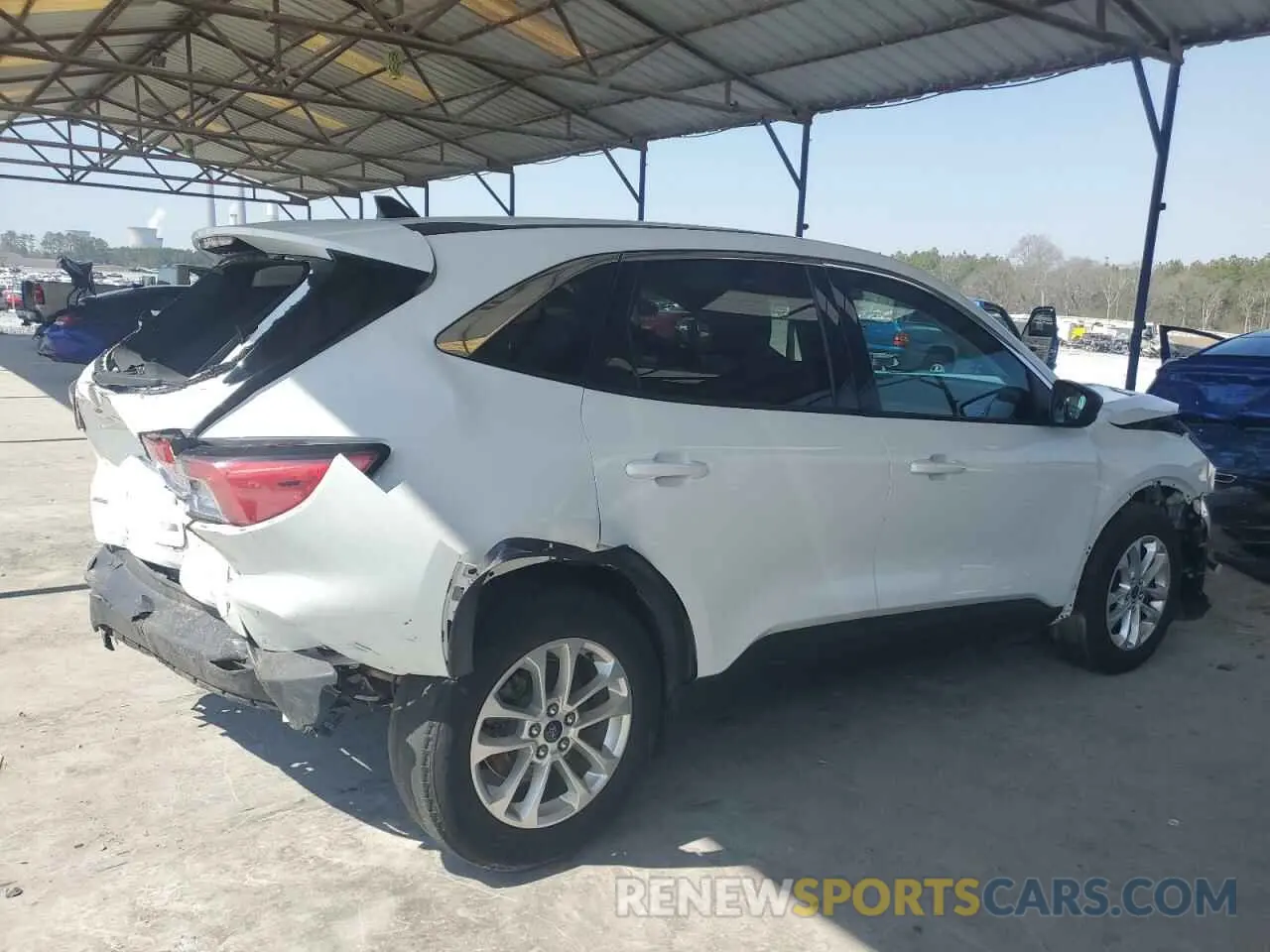 3 Photograph of a damaged car 1FMCU0G67NUA25873 FORD ESCAPE 2022