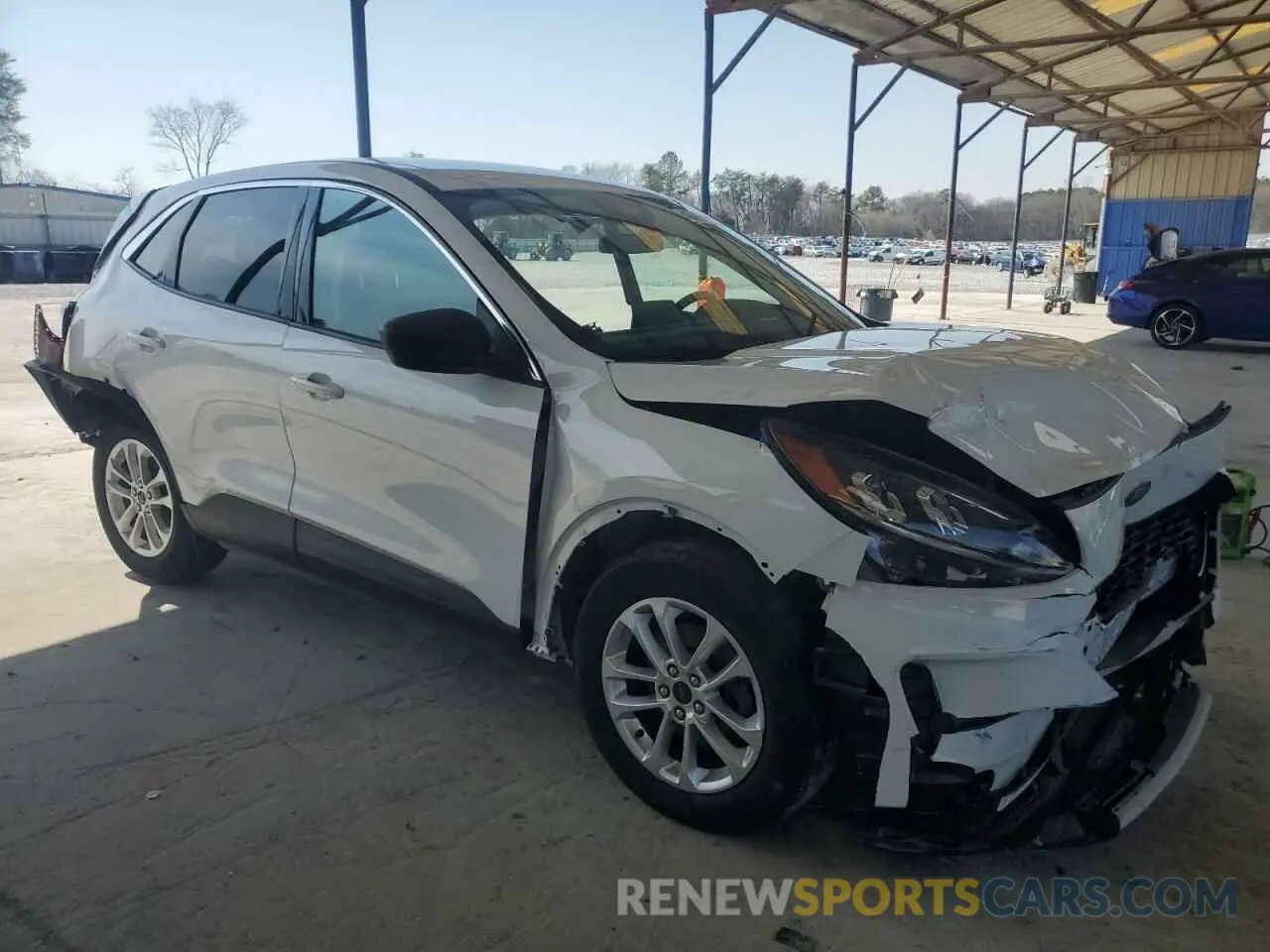 4 Photograph of a damaged car 1FMCU0G67NUA25873 FORD ESCAPE 2022